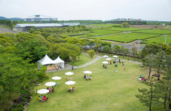 Perbedaan Corporate Event, Gathering, Outing, dan Team Building
